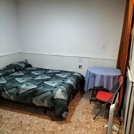 Habitacion Tranquila Y Familiar Madrid Exteriör bild