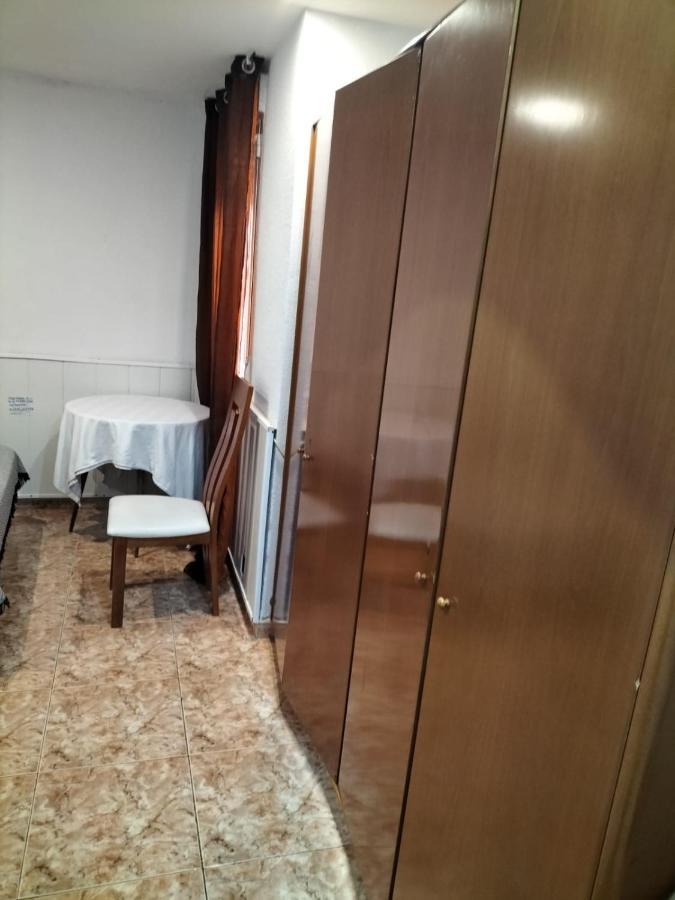 Habitacion Tranquila Y Familiar Madrid Exteriör bild